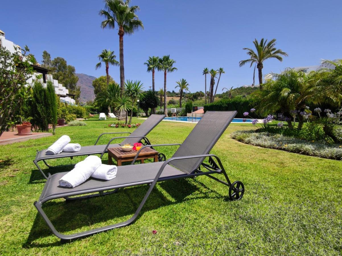 Spacious Beachfront Town House In Estepona With Fully Equipped Kitchen, Pools, Garden, Sea View Esterno foto