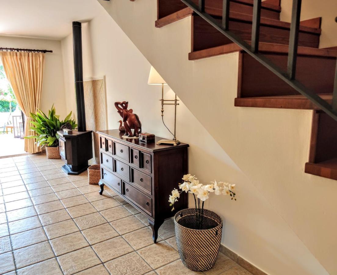 Spacious Beachfront Town House In Estepona With Fully Equipped Kitchen, Pools, Garden, Sea View Esterno foto