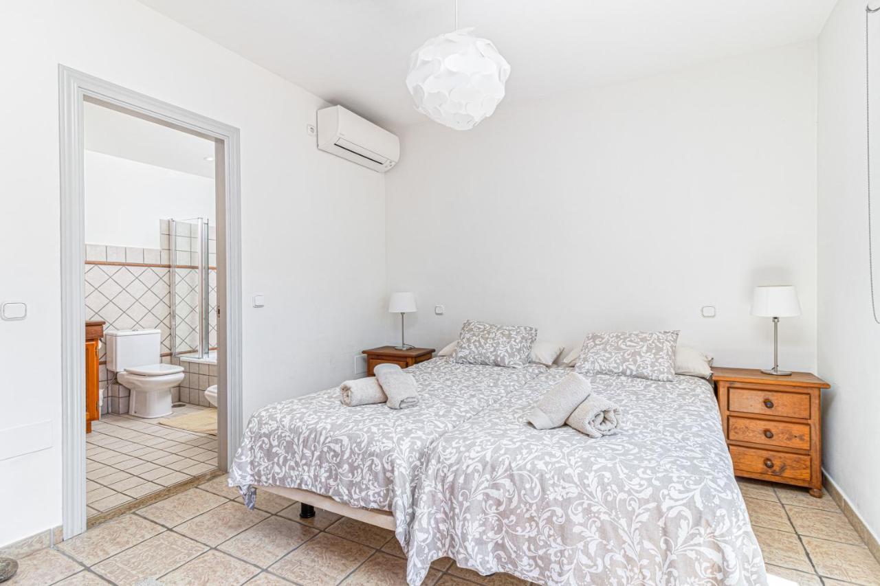 Spacious Beachfront Town House In Estepona With Fully Equipped Kitchen, Pools, Garden, Sea View Esterno foto