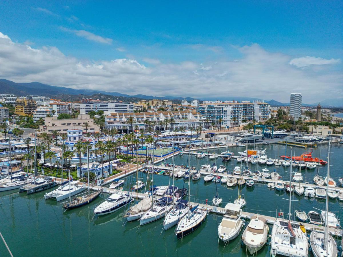 Spacious Beachfront Town House In Estepona With Fully Equipped Kitchen, Pools, Garden, Sea View Esterno foto