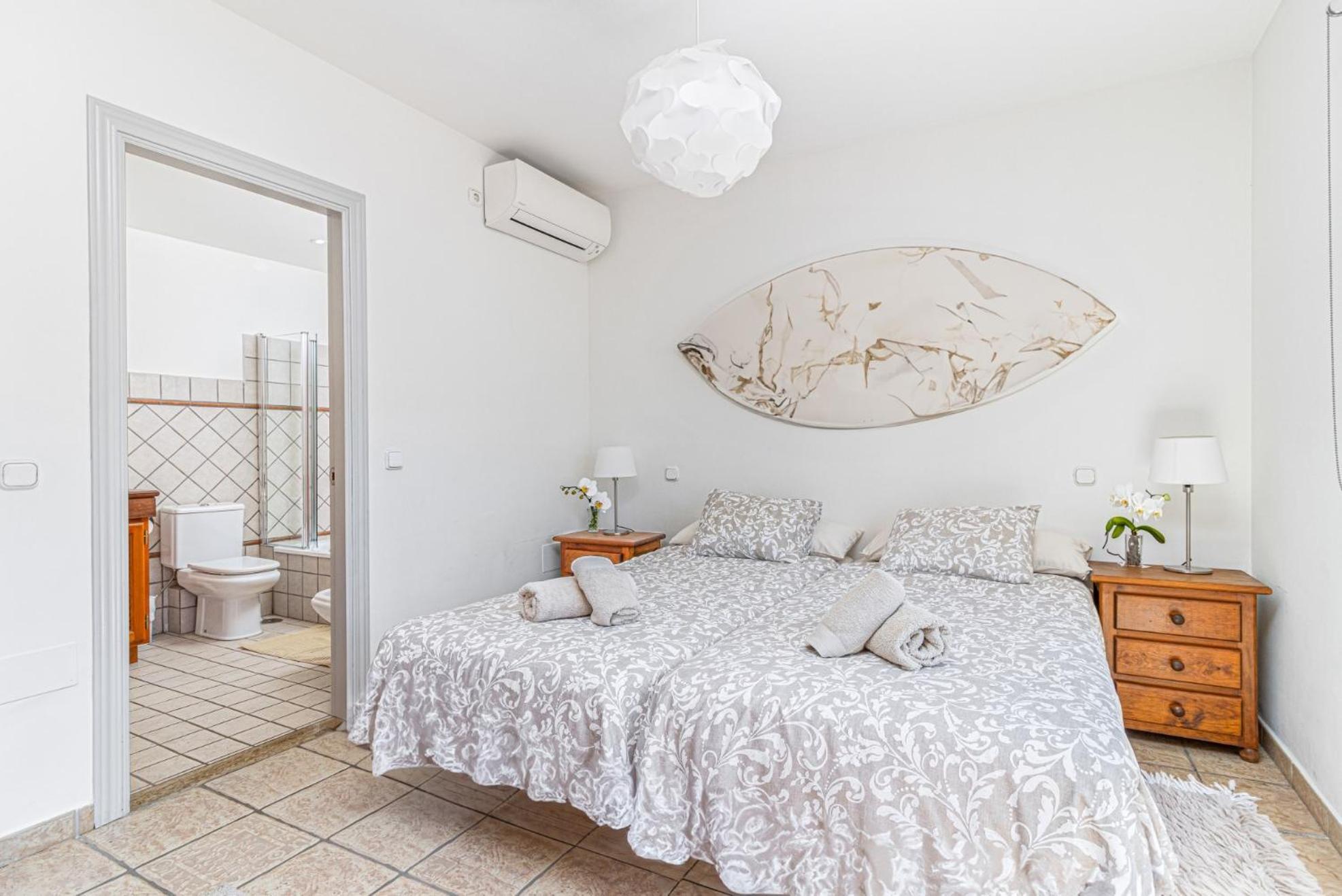 Spacious Beachfront Town House In Estepona With Fully Equipped Kitchen, Pools, Garden, Sea View Esterno foto